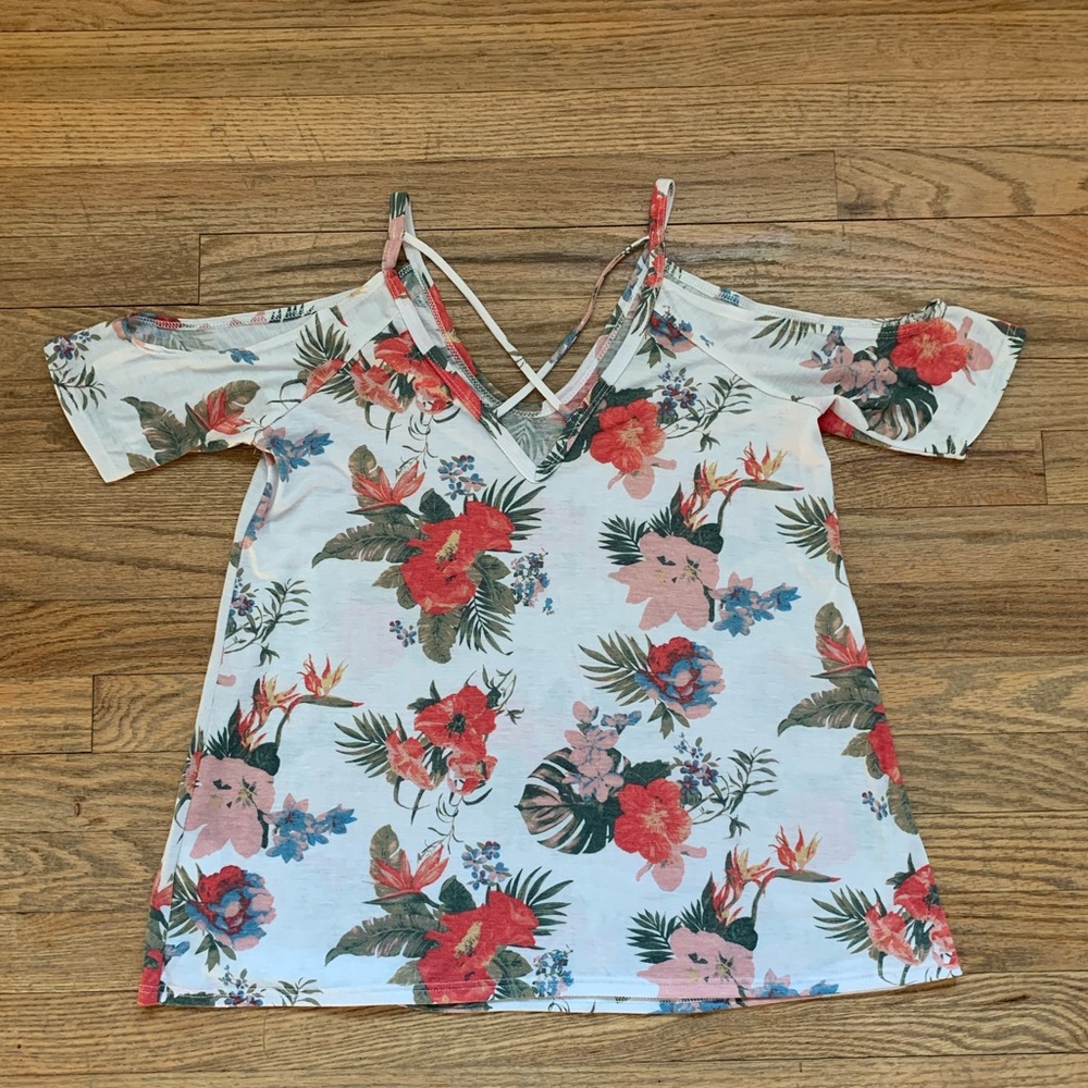 🌟FLORAL COLD SHOULDER TOP 🌸 - Picture 6 of 7